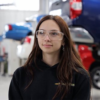 ‘Not all careers need four years’: Automotive student shares her 亚色视频 experience